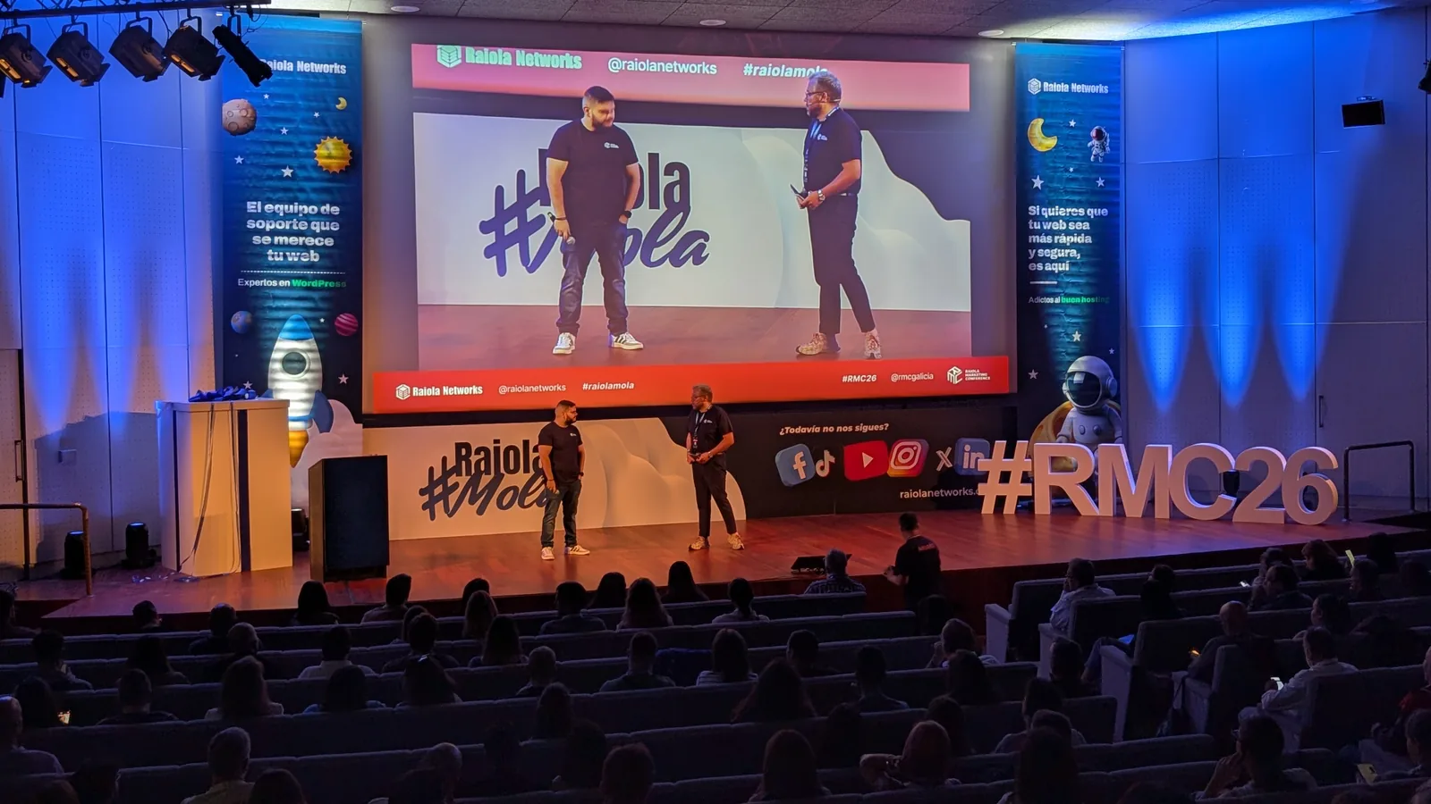 The main stage at RMC Galicia 2026 during a session in A Coruña.